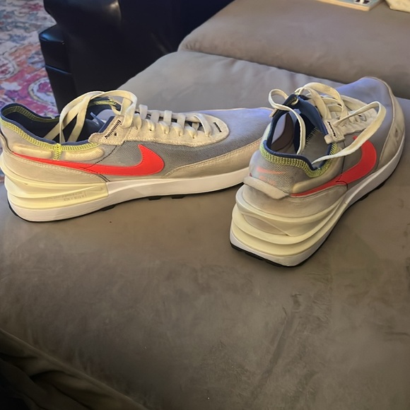 Men’s Nike tennis shoe - Picture 5 of 5